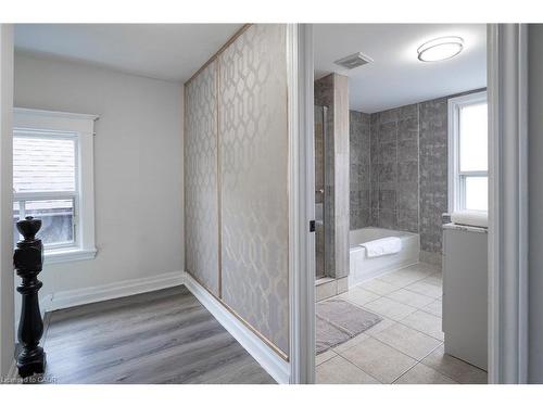 50 Stapleton Avenue, Hamilton, ON - Indoor Photo Showing Other Room