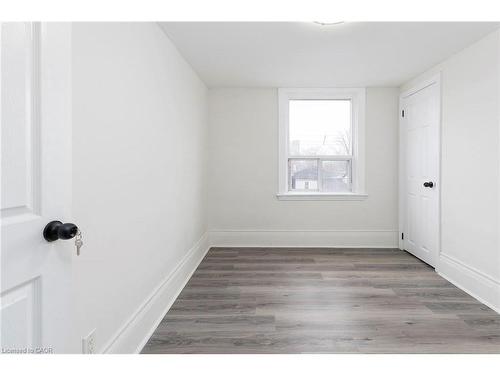 50 Stapleton Avenue, Hamilton, ON - Indoor Photo Showing Other Room