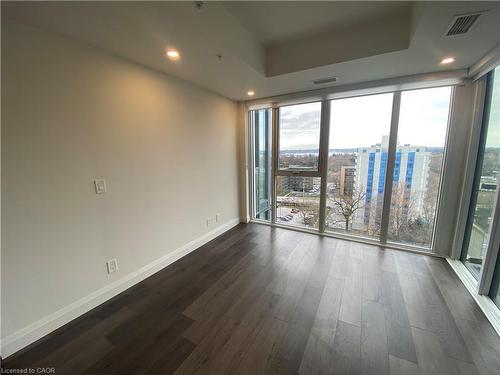 1108-500 Brock Avenue, Burlington, ON - Indoor Photo Showing Other Room