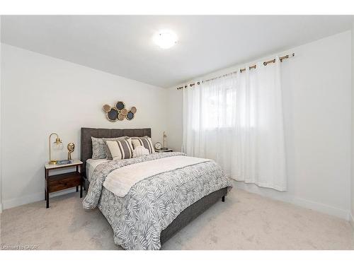 60-62 Delawana Drive, Hamilton, ON - Indoor Photo Showing Bedroom