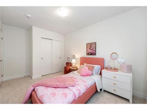 60-62 Delawana Drive, Hamilton, ON - Indoor Photo Showing Bedroom