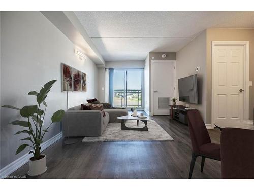 509-716 Main Street E, Milton, ON - Indoor Photo Showing Other Room