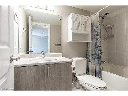 509-716 Main Street E, Milton, ON - Indoor Photo Showing Bathroom