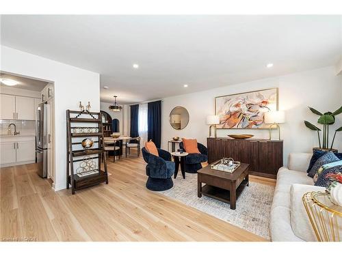 60-62 Delawana Drive, Hamilton, ON - Indoor Photo Showing Living Room