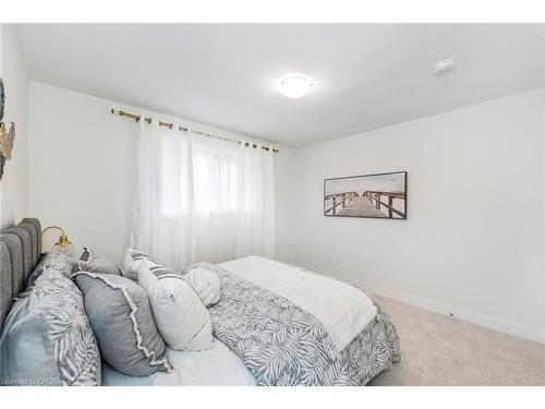 60-62 Delawana Drive, Hamilton, ON - Indoor Photo Showing Bedroom