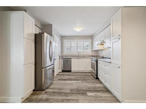 15 Purdy Crescent, Hamilton, ON - Indoor Photo Showing Kitchen