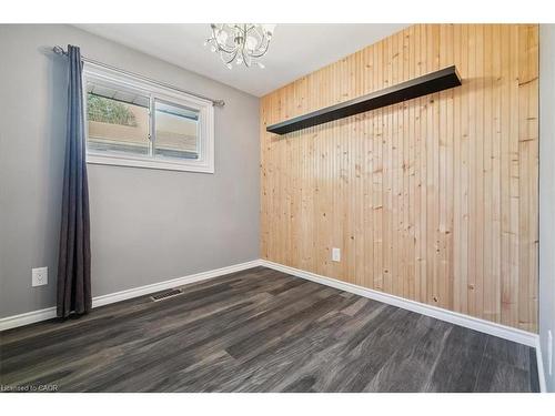 15 Purdy Crescent, Hamilton, ON - Indoor Photo Showing Other Room