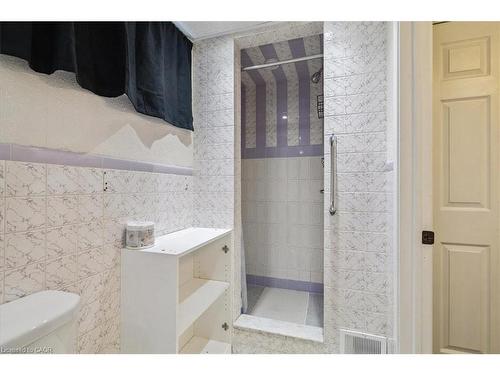 15 Purdy Crescent, Hamilton, ON - Indoor Photo Showing Bathroom