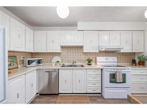 1706-375 King Street N, Waterloo, ON - Indoor Photo Showing Kitchen With Double Sink