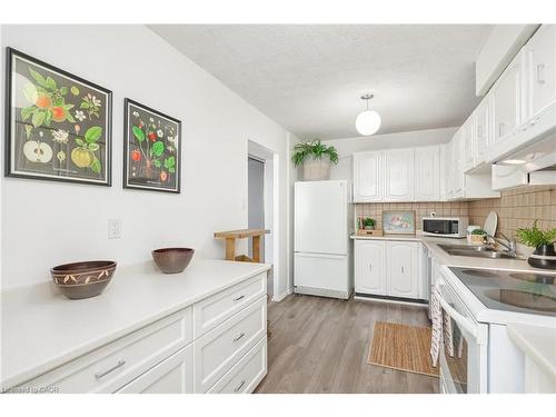 1706-375 King Street N, Waterloo, ON - Indoor Photo Showing Kitchen With Double Sink