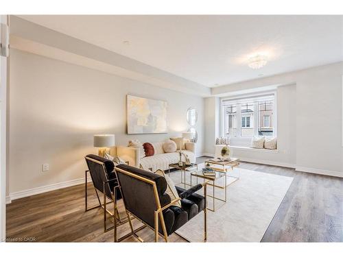 12 Rapids Lane, Hamilton, ON - Indoor Photo Showing Living Room