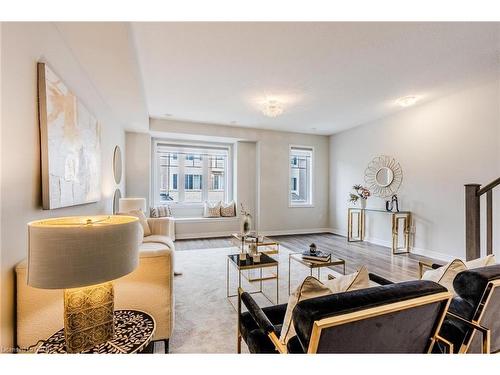 12 Rapids Lane, Hamilton, ON - Indoor Photo Showing Living Room