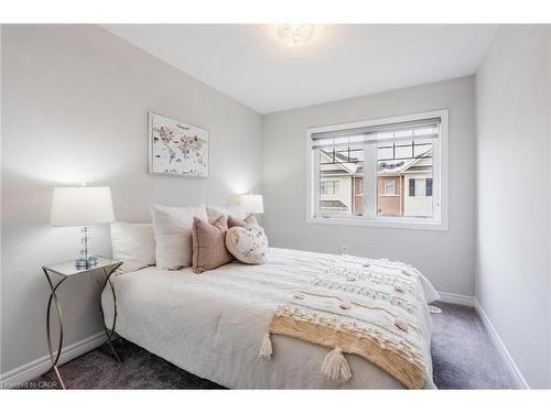12 Rapids Lane, Hamilton, ON - Indoor Photo Showing Bedroom