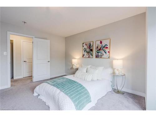 12 Rapids Lane, Hamilton, ON - Indoor Photo Showing Bedroom