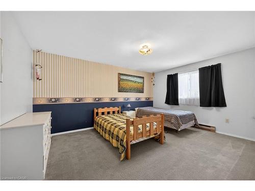 356 Cranbrook Drive, Hamilton, ON - Indoor Photo Showing Bedroom