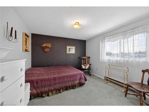 356 Cranbrook Drive, Hamilton, ON - Indoor Photo Showing Bedroom