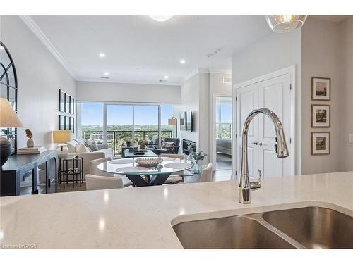 1010-1880 Gordon Street, Guelph, ON - Indoor Photo Showing Kitchen With Double Sink