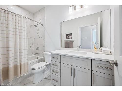 1010-1880 Gordon Street, Guelph, ON - Indoor Photo Showing Bathroom