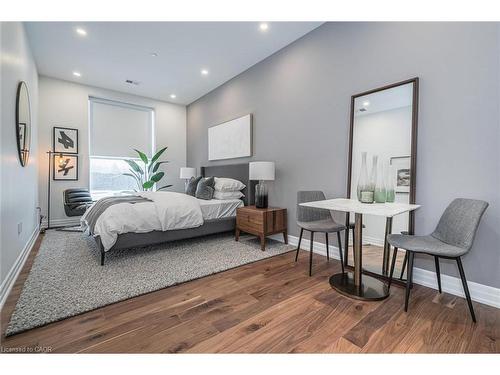 1010-1880 Gordon Street, Guelph, ON - Indoor Photo Showing Bedroom