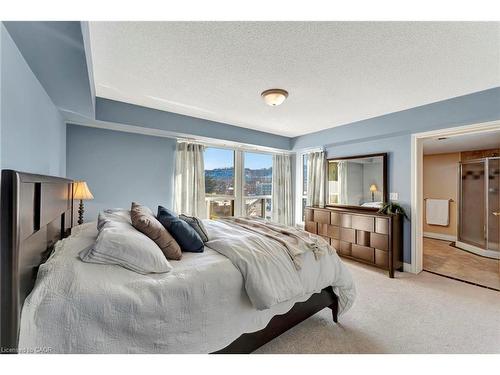 506-1770 Main Street W, Hamilton, ON - Indoor Photo Showing Bedroom