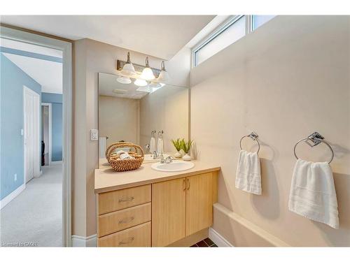 506-1770 Main Street W, Hamilton, ON - Indoor Photo Showing Bathroom