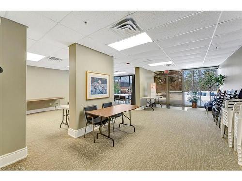 506-1770 Main Street W, Hamilton, ON - Indoor Photo Showing Other Room