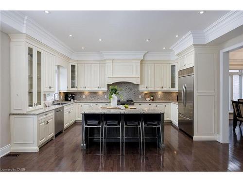125 Paliser Court, Oakville, ON - Indoor Photo Showing Kitchen