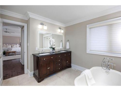 125 Paliser Court, Oakville, ON - Indoor Photo Showing Bathroom