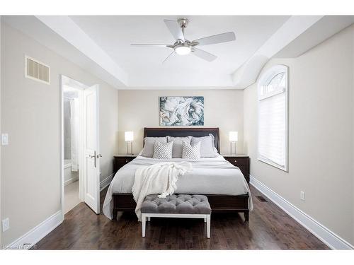 125 Paliser Court, Oakville, ON - Indoor Photo Showing Bedroom