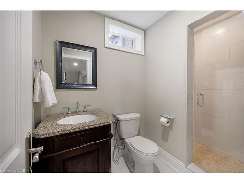 125 Paliser Court, Oakville, ON - Indoor Photo Showing Bathroom