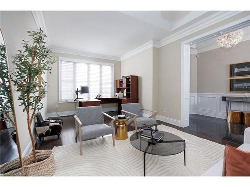 125 Paliser Court, Oakville, ON - Indoor Photo Showing Living Room