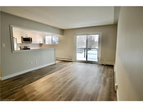 304-122 Sixth Avenue, Kitchener, ON - Indoor