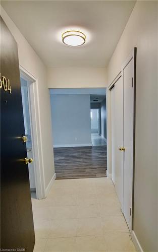 304-122 Sixth Avenue, Kitchener, ON - Indoor Photo Showing Other Room