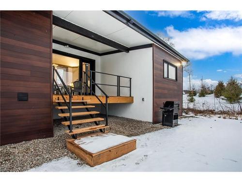 34 Indiana Road W, Hagersville, ON - Outdoor With Exterior