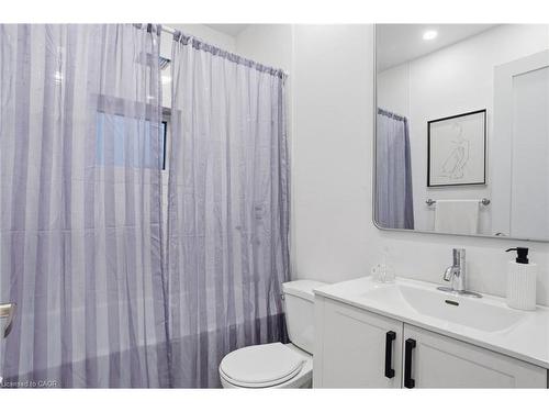 34 Indiana Road W, Hagersville, ON - Indoor Photo Showing Bathroom