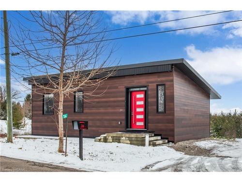34 Indiana Road W, Hagersville, ON - Outdoor