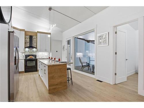 34 Indiana Road W, Hagersville, ON - Indoor Photo Showing Kitchen