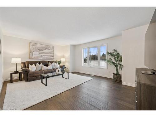 268 Parkvale Drive, Kitchener, ON - Indoor Photo Showing Living Room