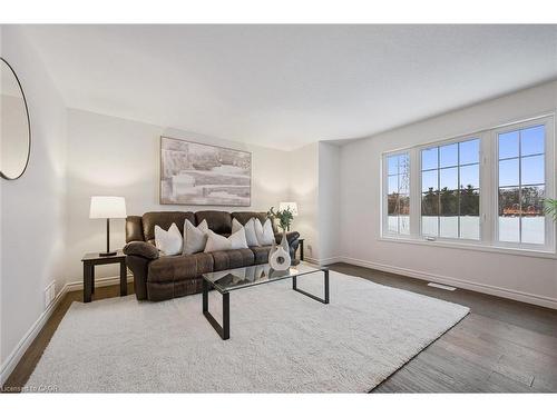 268 Parkvale Drive, Kitchener, ON - Indoor Photo Showing Living Room