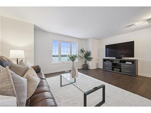 268 Parkvale Drive, Kitchener, ON - Indoor Photo Showing Living Room