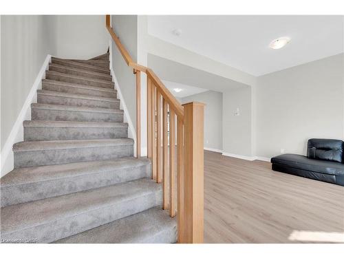 5-19 Picardy Drive, Hamilton, ON - Indoor Photo Showing Other Room