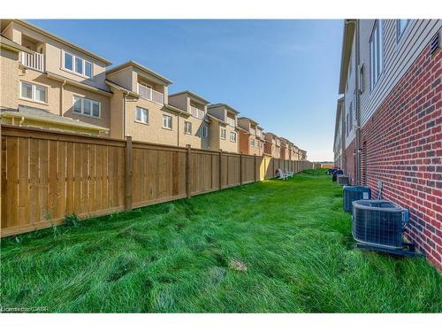 5-19 Picardy Drive, Hamilton, ON - Outdoor