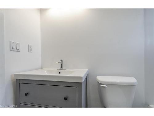 2-198 Sherman Avenue N, Hamilton, ON - Indoor Photo Showing Bathroom