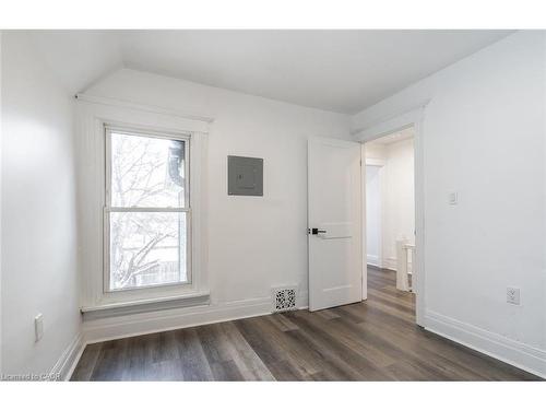 2-198 Sherman Avenue N, Hamilton, ON - Indoor Photo Showing Other Room