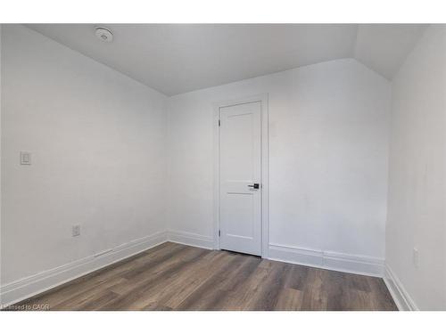 2-198 Sherman Avenue N, Hamilton, ON - Indoor Photo Showing Other Room