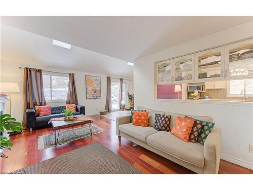 447 Brigantine Drive, Waterloo, ON - Indoor Photo Showing Living Room