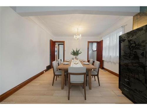 186 Huxley Avenue S, Hamilton, ON - Indoor Photo Showing Dining Room