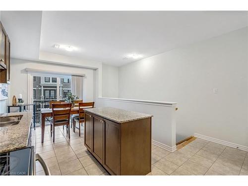 21-383 Dundas Street E, Waterdown, ON - Indoor Photo Showing Kitchen