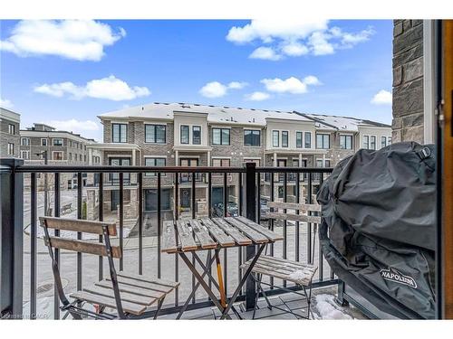 21-383 Dundas Street E, Waterdown, ON - Outdoor