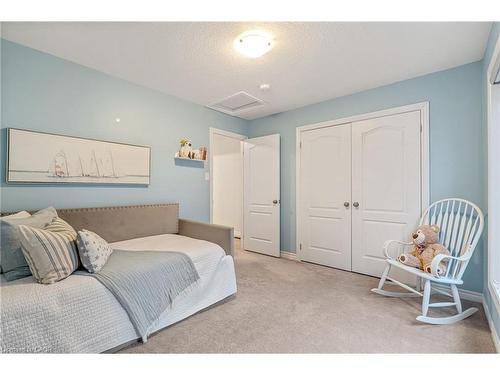 21-383 Dundas Street E, Waterdown, ON - Indoor Photo Showing Bedroom